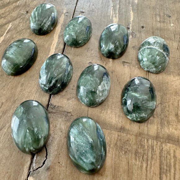 Seraphinite Oval Cabochon - 18x13mm - Picture 3 of 5